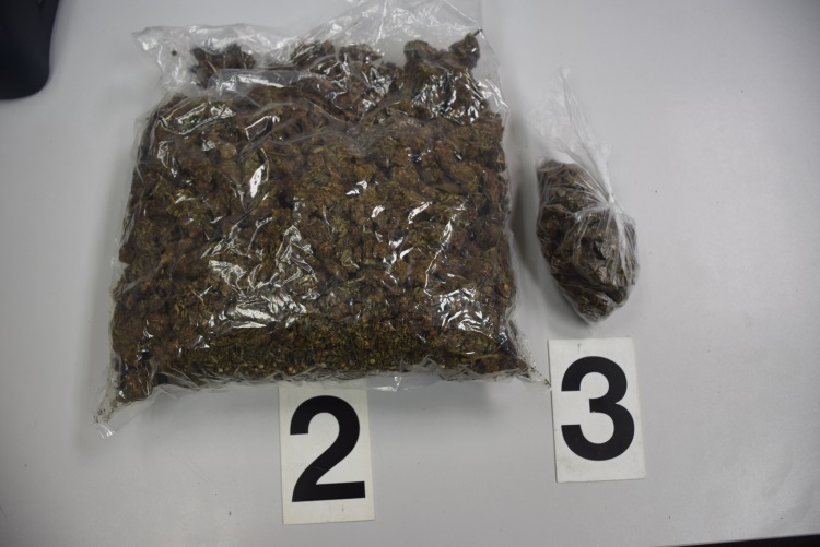 Slika /PU_ZG/slike/PUZ/2019/SVIBANJ/droga i oružje 22-5-19/fotka 1.jpg